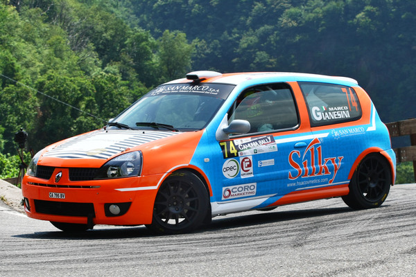 Ronde Gomitolo di Lana Marco Gianesini Renault Clio