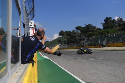 Matteo Cressoni e il Team Anonelli Motorsport sugli scudi a Imola